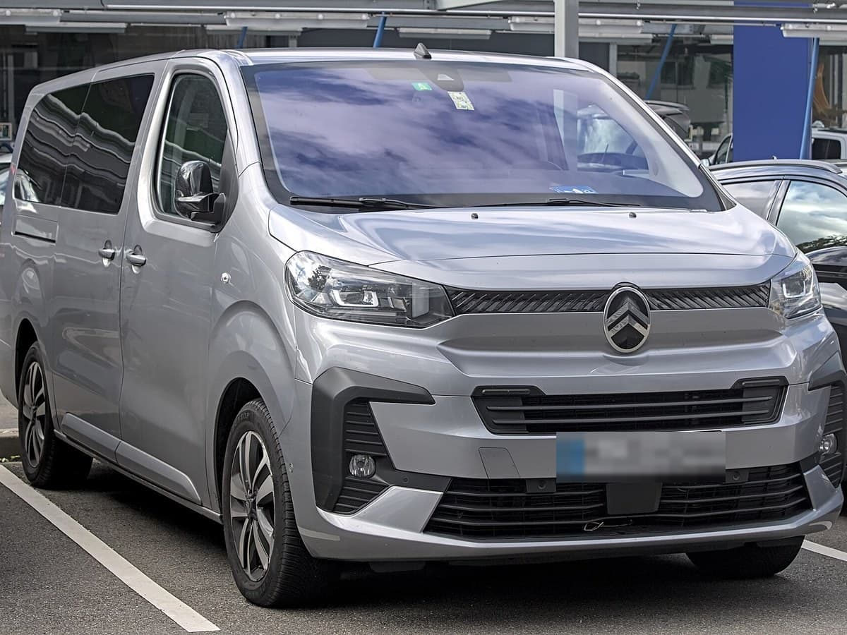 Citroën Jumpy — category Van Automático