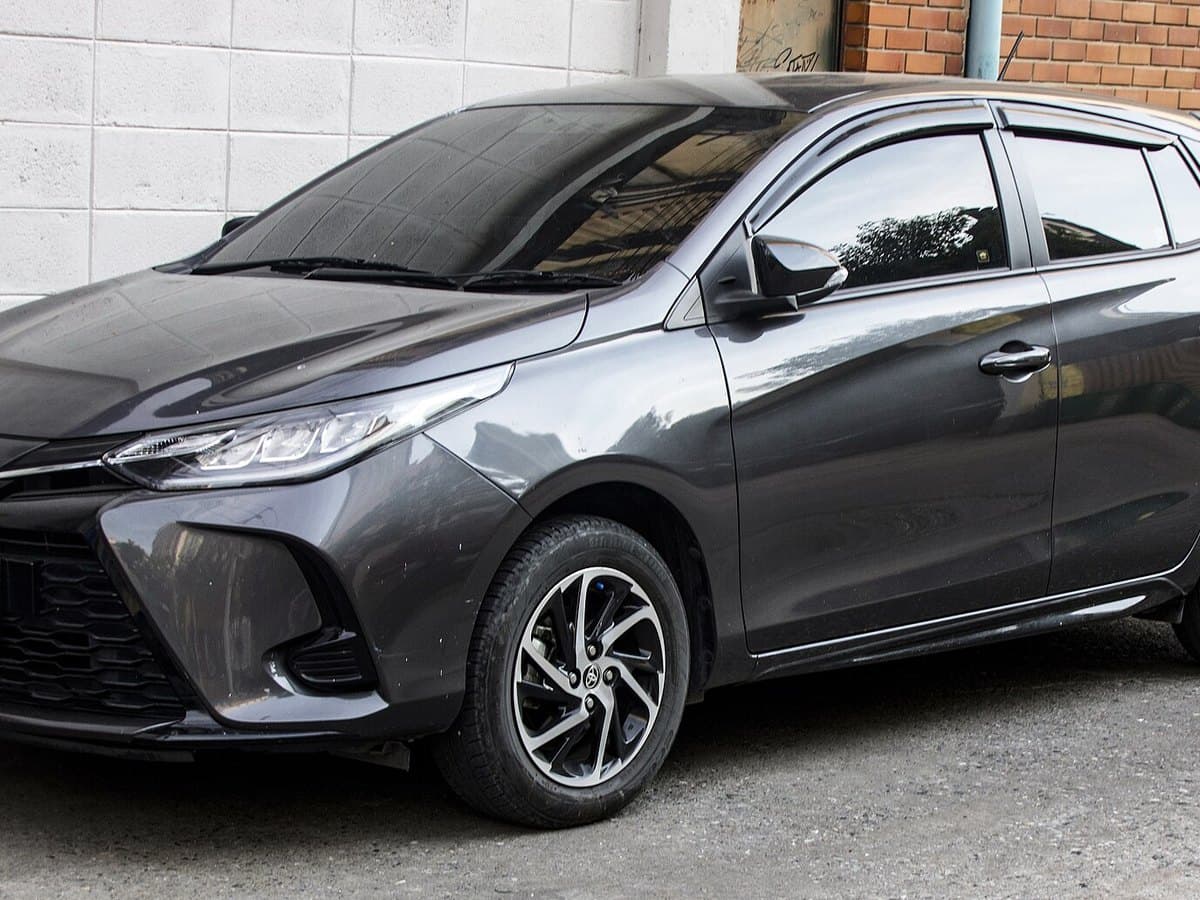 Toyota Yaris Automático — category Automático
